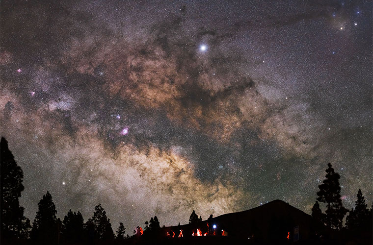 Smithsonian Exhibition Invites Visitors to Help Recover Their Fading Night Sky